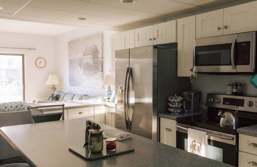Lewes Apartment | Savannah Cabana/Beach & Firework Views!