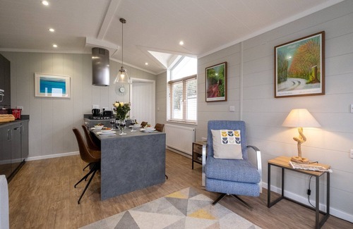 Leiston Apartment | Savannah Lodge - sleeps 4 guests in 2 bedrooms