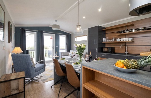 Leiston Apartment | Savannah Lodge - sleeps 4 guests in 2 bedrooms