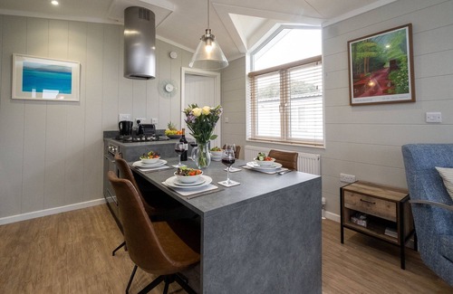 Leiston Apartment | Savannah Lodge - sleeps 4 guests in 2 bedrooms