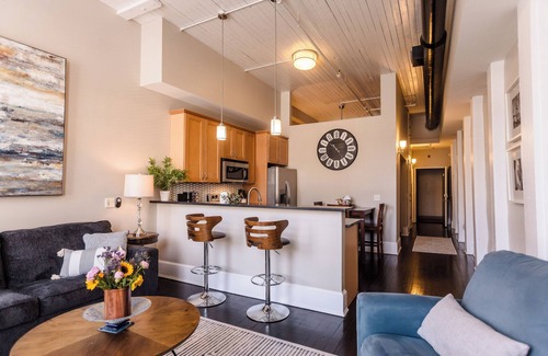 Historic District - North Condo | Savannah's BEST location PERIOD!