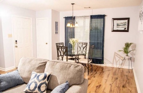 Savannah House | Savannah's sleep comfy duplex