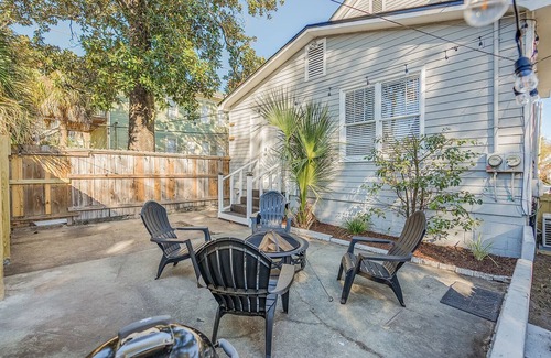 Historic Downtown Savannah Apartment | Savannah Vintage Haven - Thomas Square