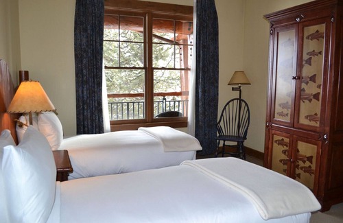 Teton Village Resort | Save 50% - Luxurious 3 Bedroom Condo at The Teton Club, right in Teton Village