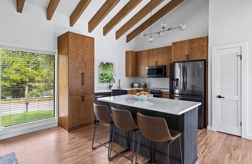 Gulf Pines House | *Save!Aug-Oct*PrivateGatedBch*HeatedPool*Bikes*