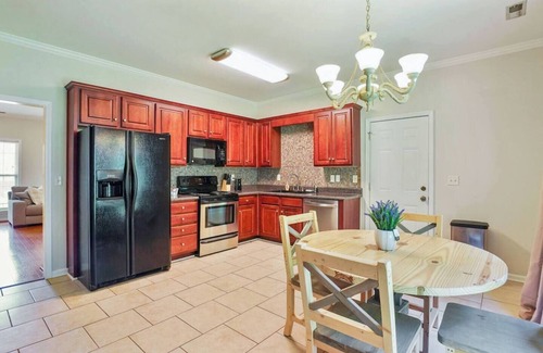 Alabaster House | Save Big! Kent Terrace - 3br in Alabaster