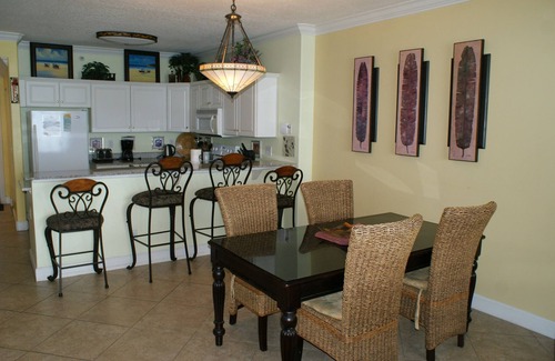 Long Beach Condo | SAVE BIG~OCEAN VIEW~HUGE BALCONY~FREE BEACH CHAIRS~WALKinShower~1king2queens~