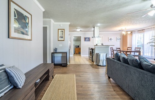 Acworth House | Save Midweek 3Br Near Lake Acworth and Downtown