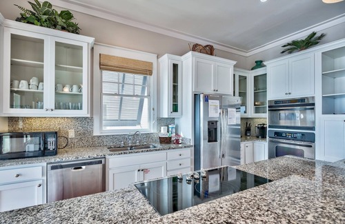 Delos House | Save Sept–Oct PrivateBch*BeachSvc*Elevator*HeatPool