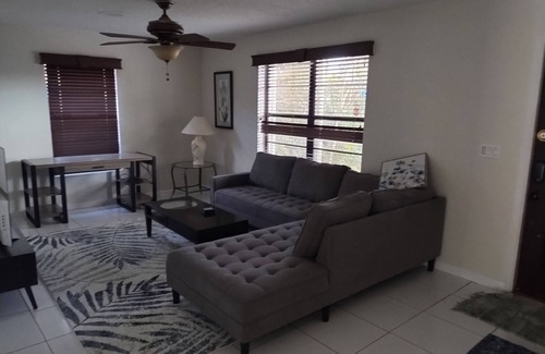 Delray Beach House | Savings Galore. Now open for Seasonal In Jan-Feb min rent.