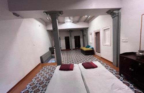 Ahmedabad City Centre Bed & Breakfast | Savita Ba Ni Haveli A Heritage House