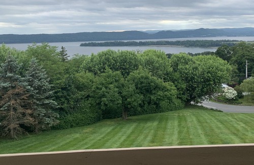 Ossining Condo | Savor the Luxury at the Haven Hudson River Condo Cottage
