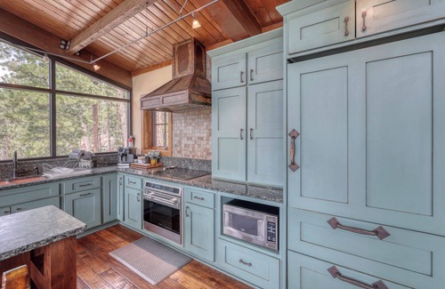 Hermosa House | Savor tranquility with Mt. Rushmore views and nearby Custer State Park.