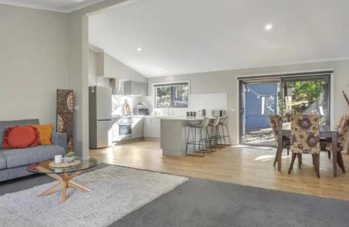 Sawmill Settlement House | Sawmill Chalet - Located base of Mt Buller