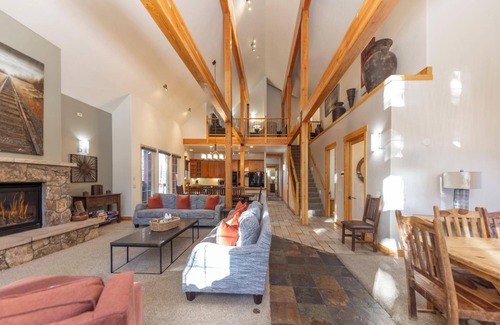 Peak 8 House | Sawmill Run Lodge: Pet-Friendly, Walk to Peak 8, Hot Tub, Grill, Shuttle