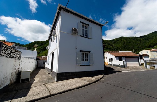 Faial Da Terra House | SBMP-1 Fisherman's House