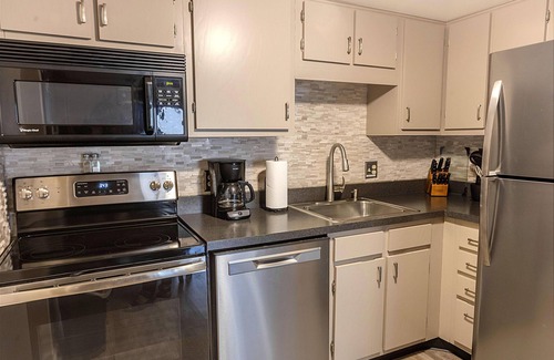 Snowshoe Condo | SC 2407 Stylish Modern One-Bedroom with Fireplace Escape!