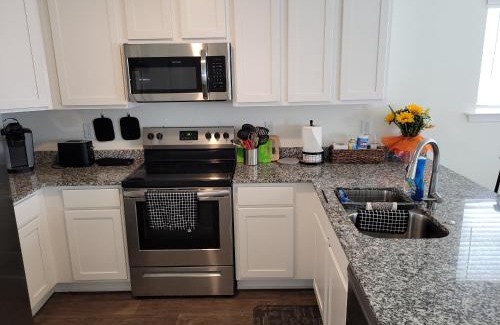 Rosewood Apartment | SC 3745 New Townhouse Ft Jackson & USC