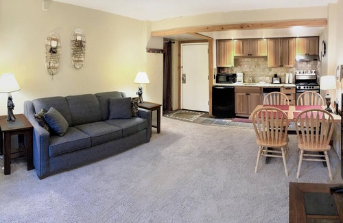 Snowshoe Condo | SC 5114 - Alpine Winter Escape with Cozy Vibes