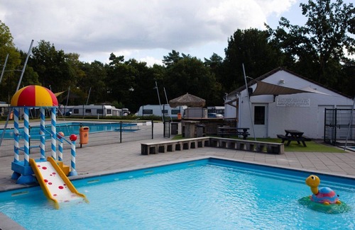 Coffeyville RV Rental | SC Mobile Home 6p - Three Bedroom Camping, Sleeps 6