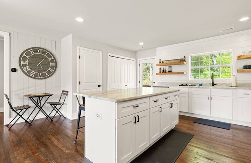 Scaly Mountain Other | Scaly Mtn/Highlands Modern NC Farmhouse-6.5 AC 2 Creeks