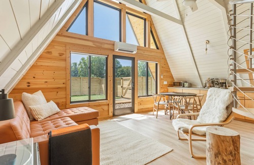 Black Mountain Cabin | Scandi-Camp A-Frame, 2 kings, hot tub, pet-friendly, walk to town! By Modcabins
