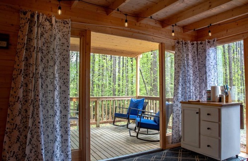Coalmont Cottage | Scandinavian Cabin at Getaway on Ranger Creek