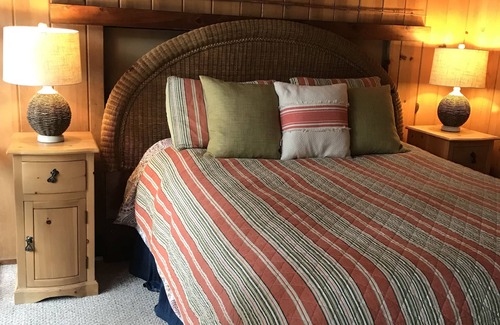 McKinney Estates Cottage | Scandinavian Cottage Close to Lake