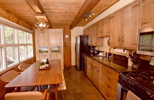 McKinney Estates Cottage | Scandinavian Cottage Close to Lake
