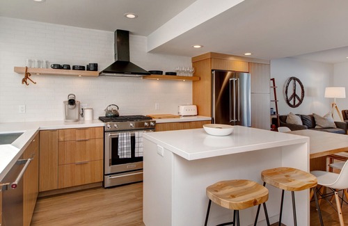 Park Meadows Condo | Scandinavian Paradise, Short Drive to Lifts, Private Hot Tub! Year Round Fun!
