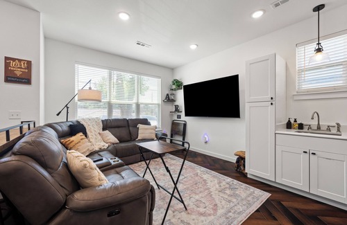 Fayetteville House | Scarlet Cottage