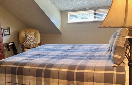 South Lake Tahoe Resort | Scenic 2BR Retreat | Stunning Lake Views & Free Parking!