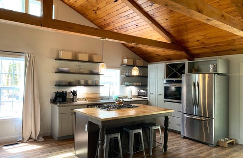 Hendersonville Cabin | Scenic 5BR Mountain Home with Games Room & Pet-Friendly