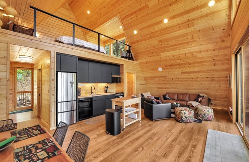 Cascade Cabin | Scenic A-Frame Retreat – Main A-Frame & Cozy Little A-Frame, Borders Public Land