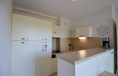 Azille Hotel | Scenic Apartments with On-site Pool and BBQ Area | Near Lac de Jouarres
