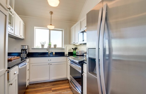 Bandon House | Scenic Bandon Vacation Rental w/Beach Access!
