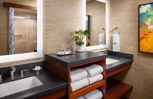 Crown Point Hotel | Scenic Bayfront Queen Room | Catamaran Hotel Experience | 2 units