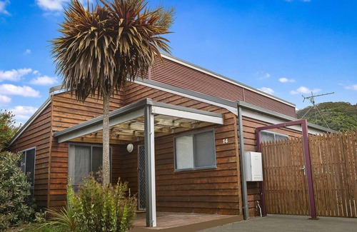 Apollo Bay House | Scenic Beach Escape - Best Family Holiday, Outside Pets, Wifi *New Listing*