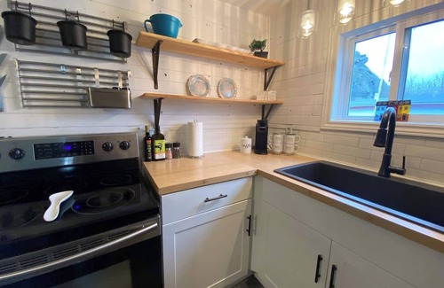 Quidi Vidi House | Scenic Bliss In Quidi Vidi Sleep4 + New Hot Tub