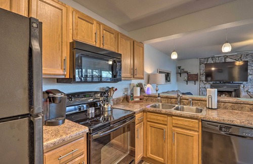 Osage Beach Condo | Scenic, Convenient Lake of the Ozarks Resort Condo