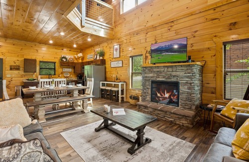 Sevierville Cabin | Scenic Fall Cabin HotTub Indoor Pool Pets OK