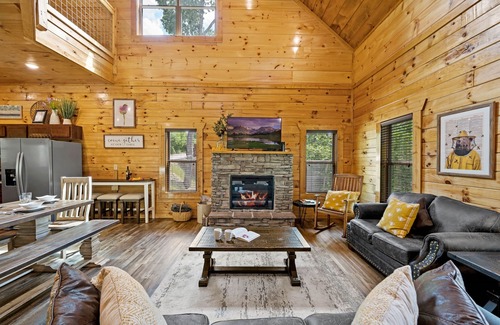 Sevierville Cabin | Scenic Fall Cabin HotTub Indoor Pool Pets OK