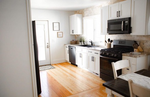 Lakeside House | Scenic Fall Getaway – Cozy Porch & Fire Pit Near Lake Michigan, Pet Friendly
