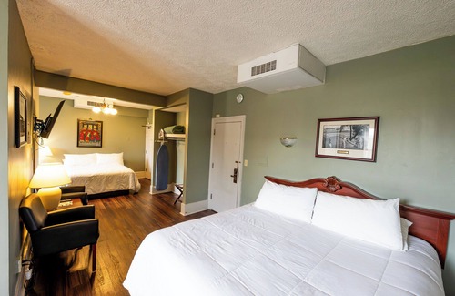 Shawnee On Delaware Hotel | Scenic Getaway Near Delaware's Top Hotspots | Relaxing Spa & Golf Retreat