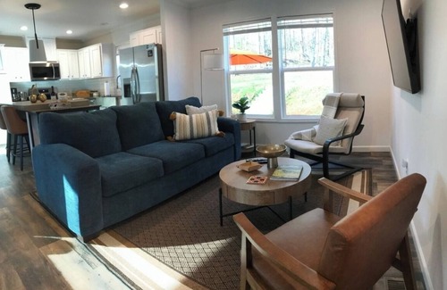 Greenback House | Scenic Greenback-New peaceful Country House near Maryville/Airport/Smoky Mtns.