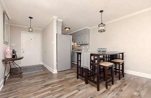 Warner Robins House | Scenic Lakefront Home - Family, Pets Friendly, Close to Robins AFB
