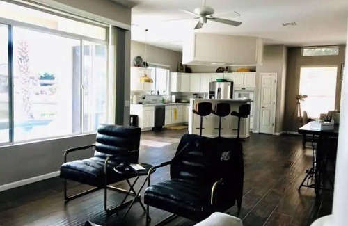 Arrowhead Lakes House | Scenic Lakeside Cove House