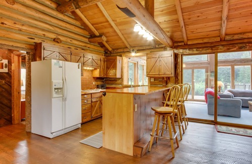 Silver Gate Cabin | Scenic Montana Cabin Rental ~ 1 Mi to Yellowstone!