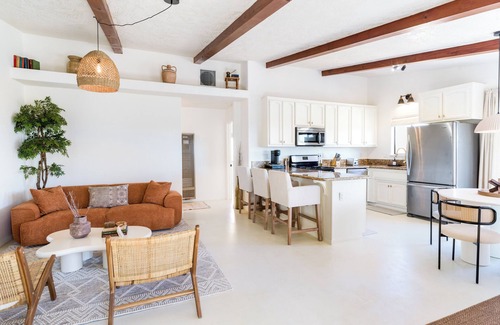 Morongo Valley House | Scenic Mountain View Desert Escape. Located between Palm Springs & Joshua Tree