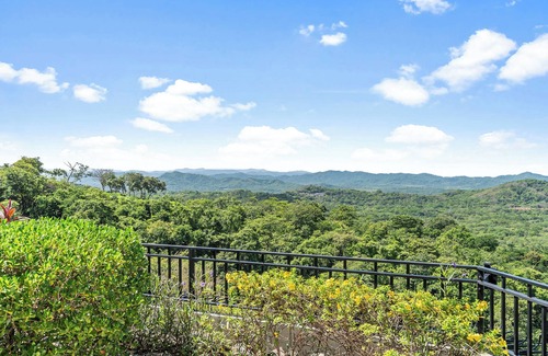Tamarindo House | Scenic Mountaintop Ocean view Mini-Resort with Private Pool, Minutes from Tamarindo Beach
